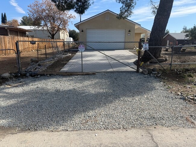 Building Photo - 1326 Malachite Ave