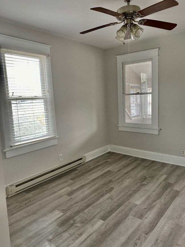 Foto del edificio - 244 Ethel Ave