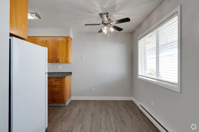 2 habitaciones, 1 baño - 775 pies cuadrados - Comedor - Parkview