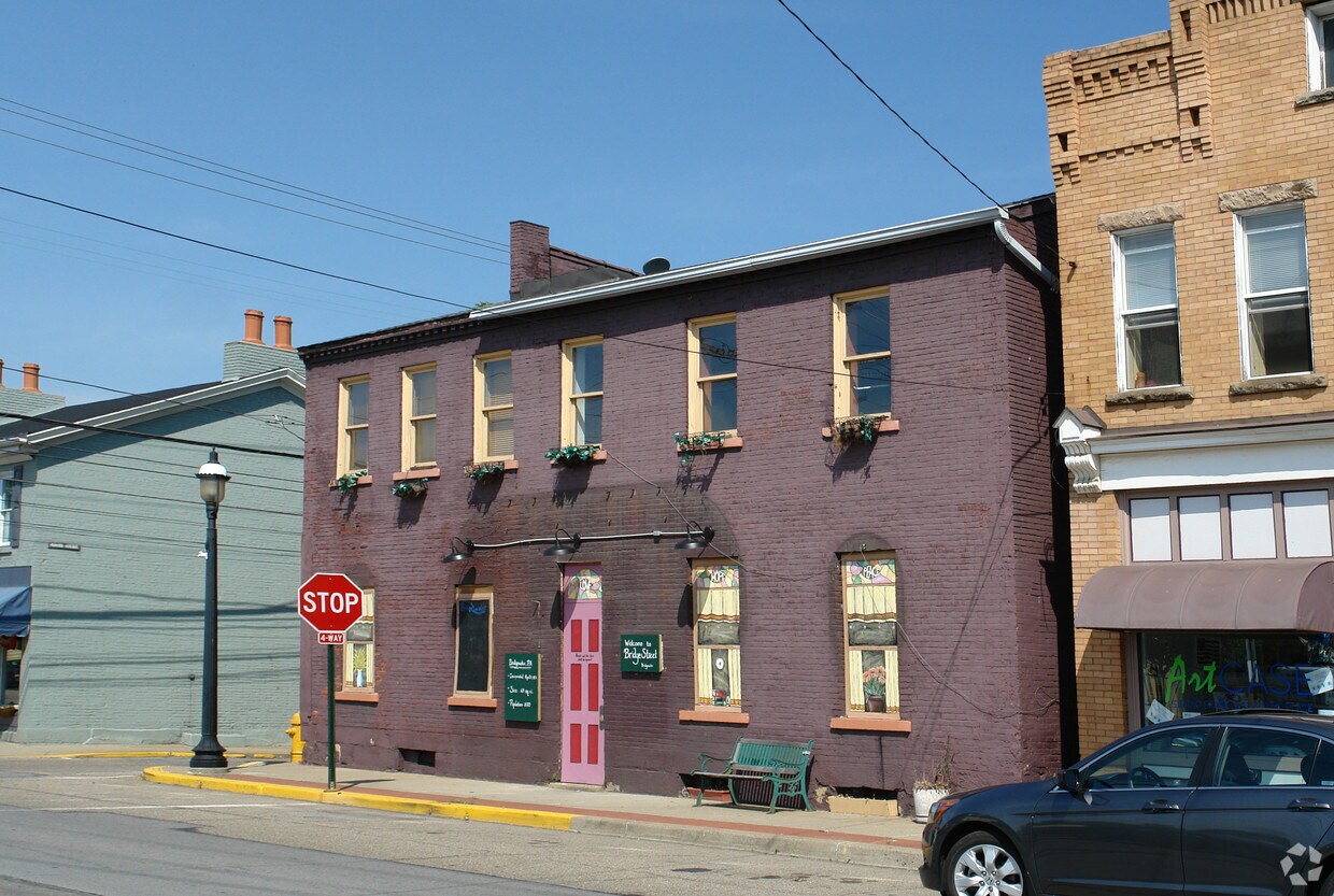 Primary Photo - 234 Bridge St