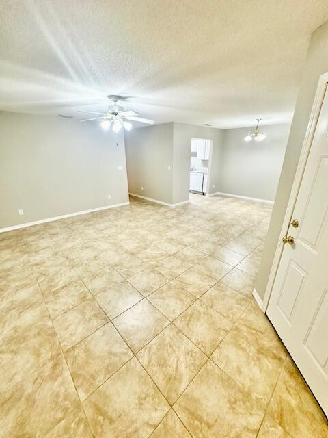 Foto del edificio - 967 Tray Dr