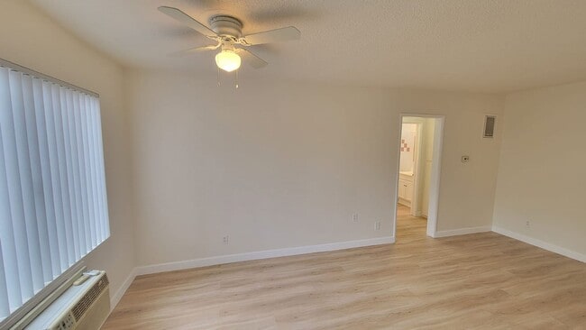 Foto del edificio - 6336 Tujunga Ave