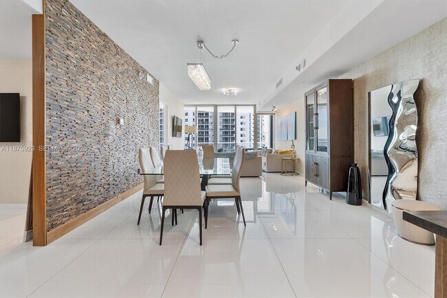 Foto del edificio - 17475 Collins Ave