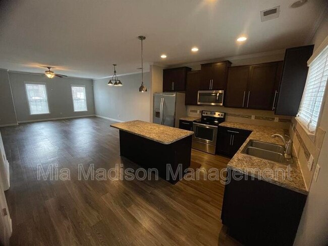 Building Photo - 115 Reese Way