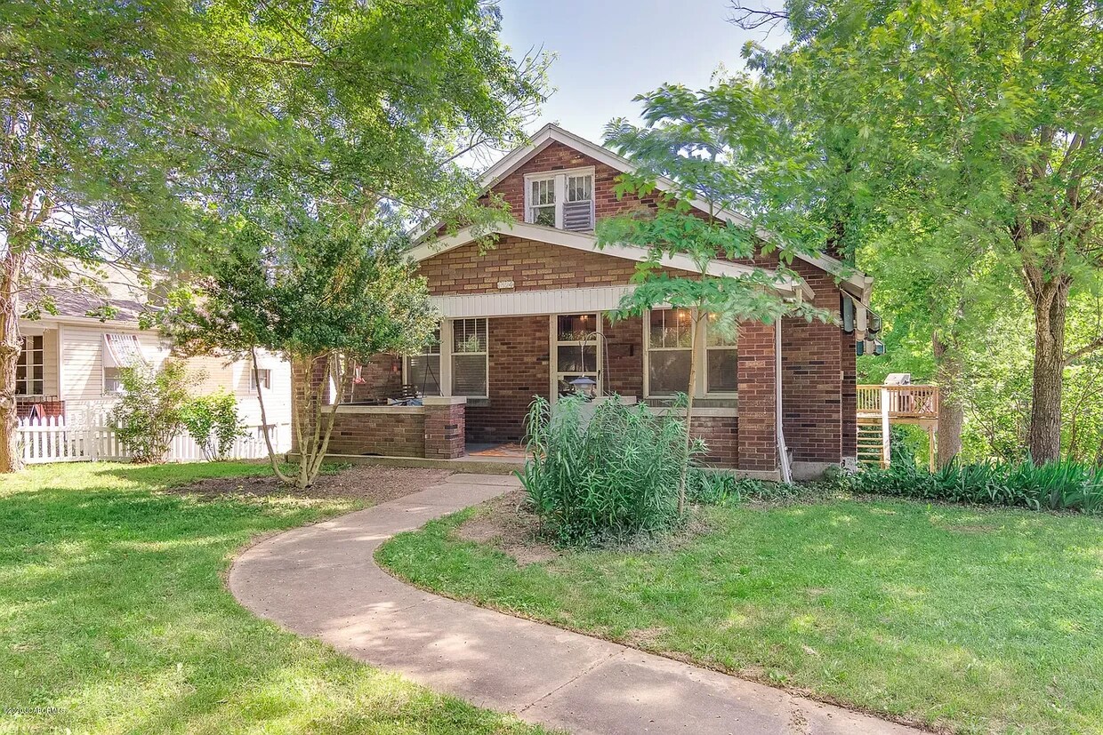 1324 E McCarty St, Jefferson City, MO 65101 House Rental in Jefferson