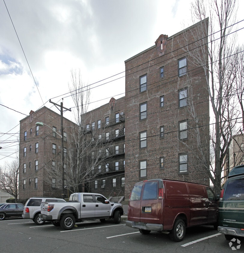Building Photo - Plattykill Manor Apartments