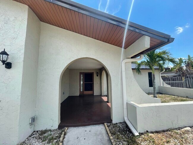 Building Photo - 414 SE Port St Lucie Blvd