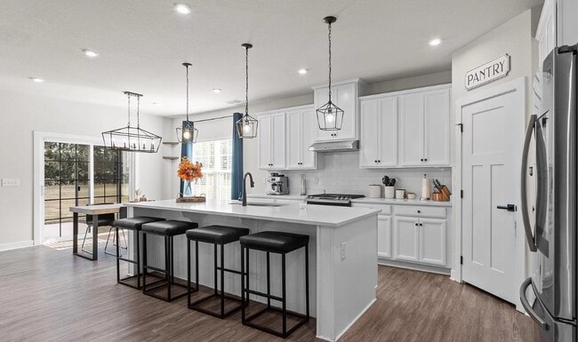 Building Photo - 121 Glenmoor Path