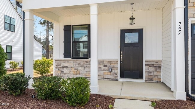 Foto del edificio - 745 Putney Hl Rd