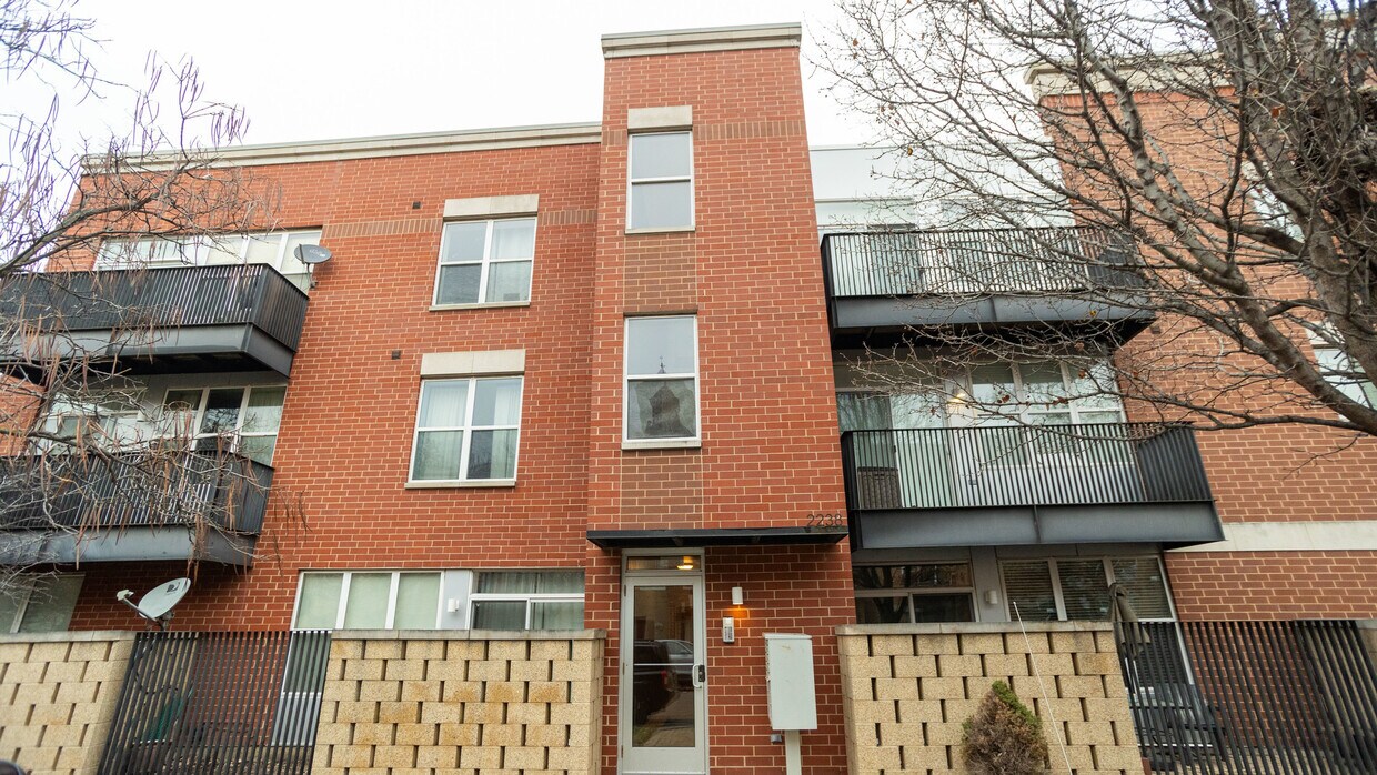 Foto principal - 2238 W Maypole Ave