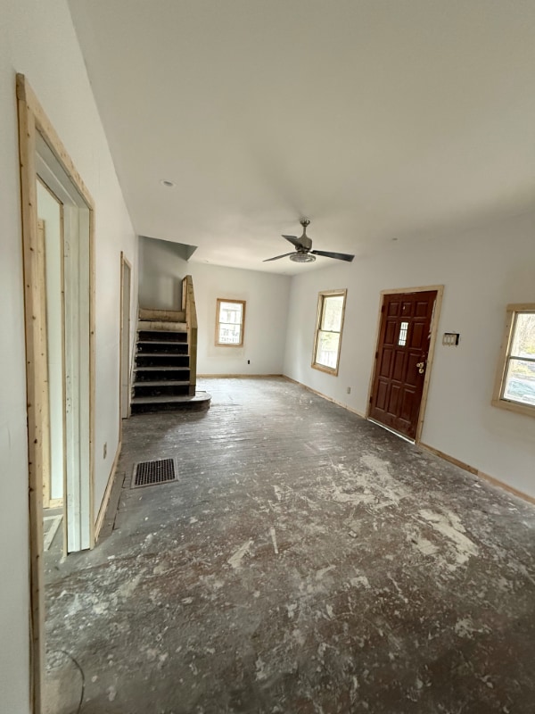 Foto del edificio - 327 E Stuart Ave