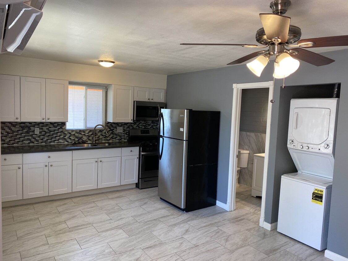 Foto principal - 710 W 5th St