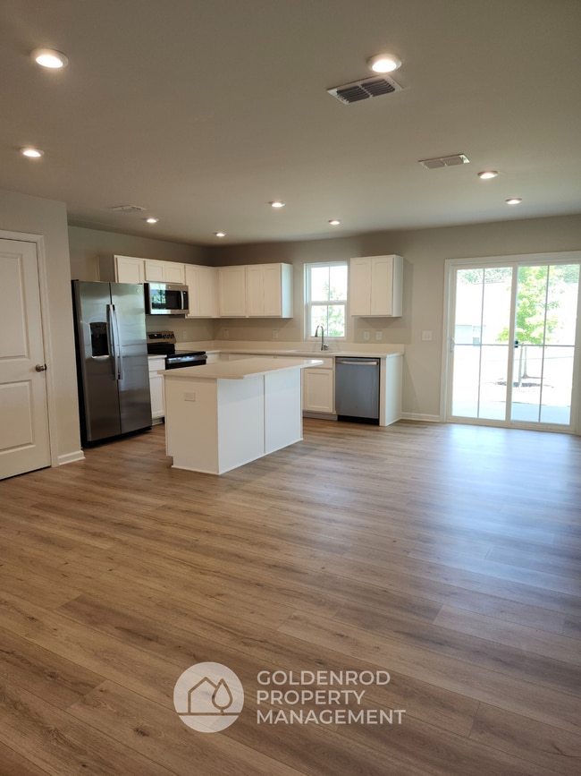 Building Photo - 419 Mancini Dr