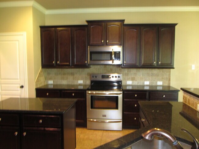 Foto del edificio - 2515 Twin Ridge Ct