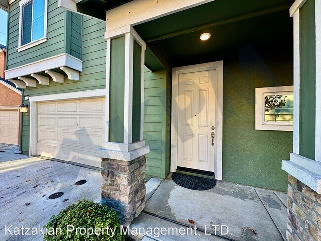 Building Photo - 3 br, 2.5 bath House - 4439 Orchard Ct