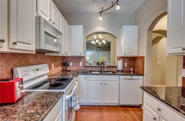 Building Photo - 7856 Lake Sawgrass Loop