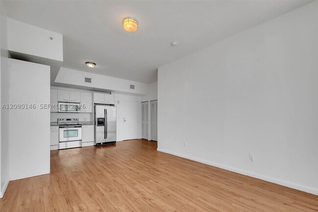 Foto del edificio - 1350 NW 8th Ct