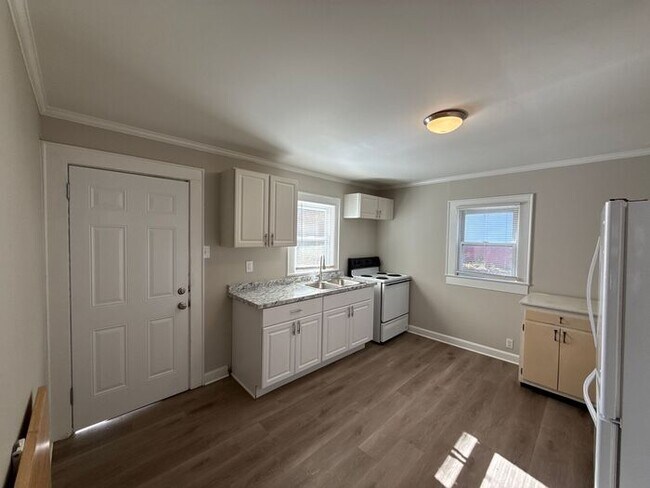 Foto del edificio - T.R. Lawing Realty Property