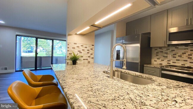 Foto del edificio - 403 The Woods-403