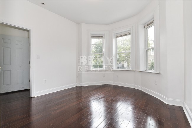 Building Photo - 3103 Snyder Ave