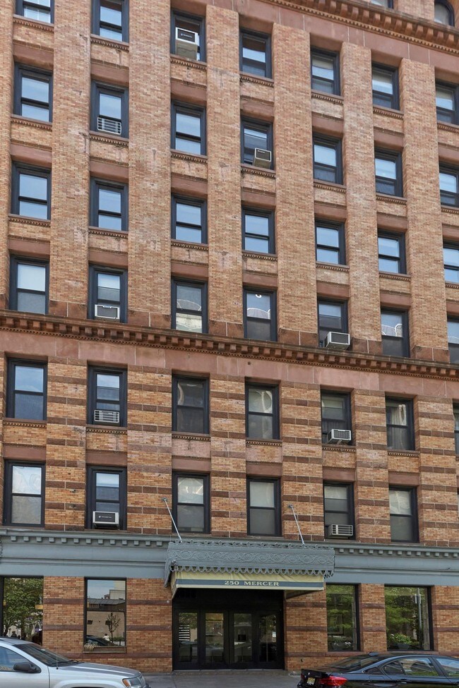 250 Mercer St Unit D1202, New York, NY 10012 Condo for Rent in New