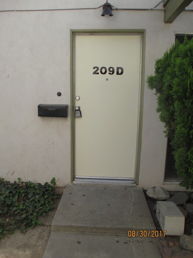 Foto principal - 209 E Orchard St