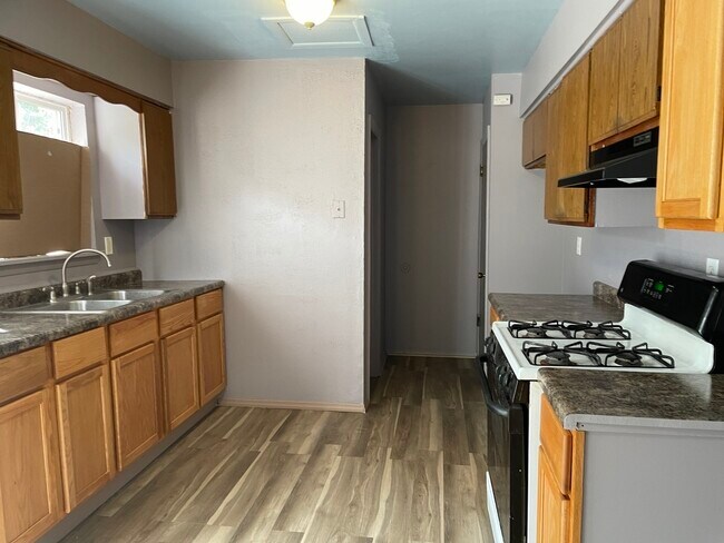 Building Photo - 504 Bellarmine Dr E