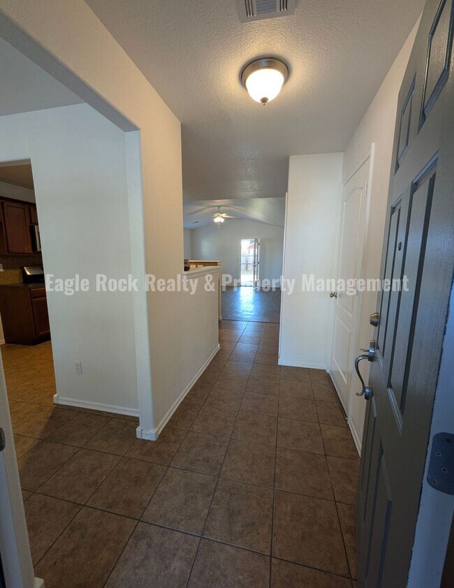 Building Photo - Bixby Home for Rent (3beds/2baths)