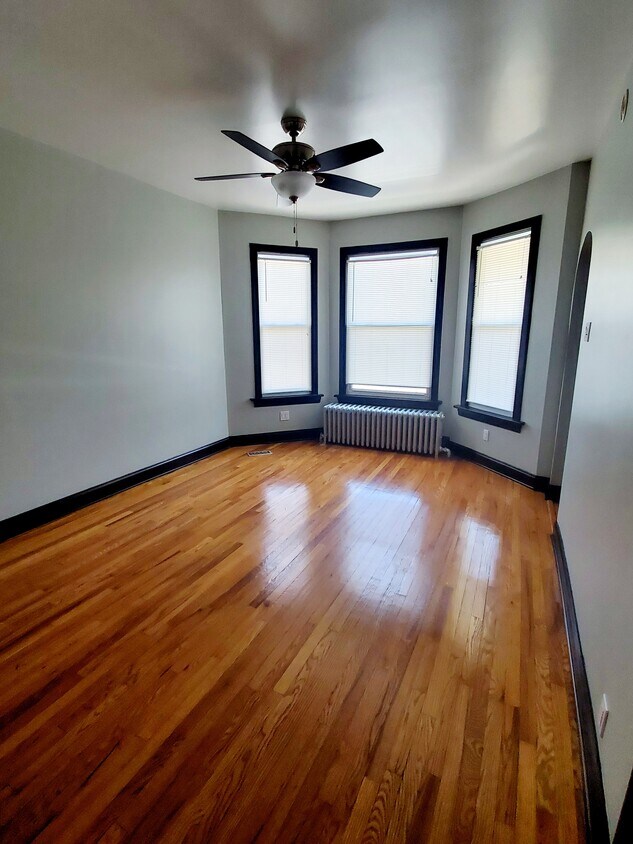 Primary Photo - 3036 N Kedzie Ave