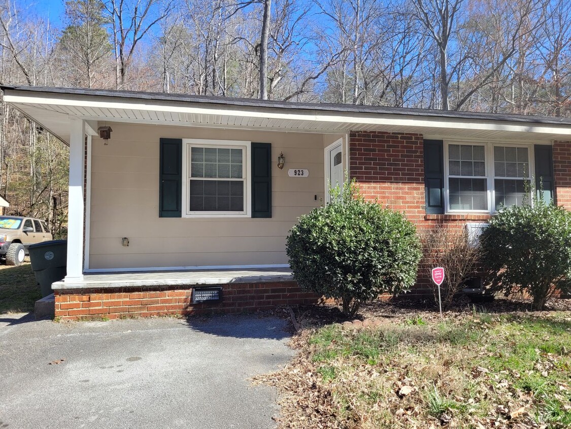 Foto principal - Newly Available in Hixson, TN! 2 Bedroom 1...