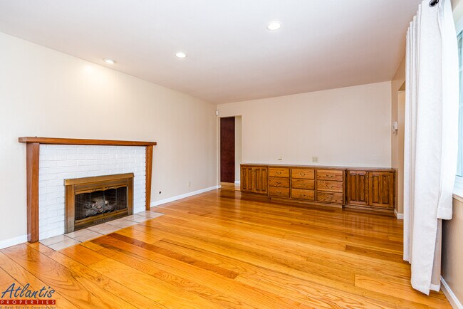 Foto del edificio - 5145 Alan Ave