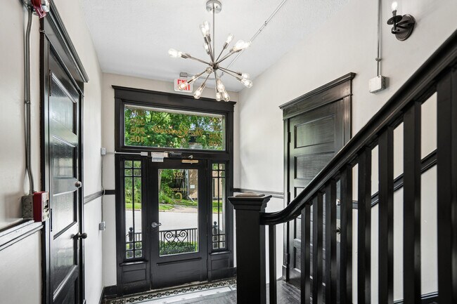 Foto del edificio - 307 W 6th St