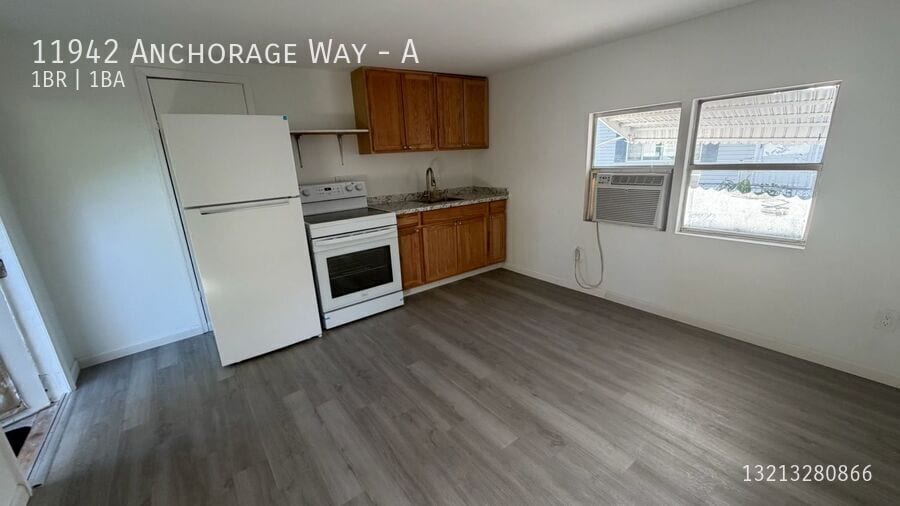 Photo - 11942 Anchorage Way-A