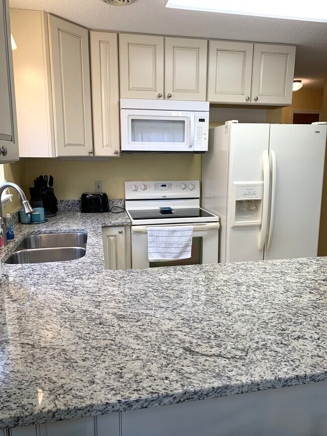 Foto del edificio - 3700 Golf Colony Ln