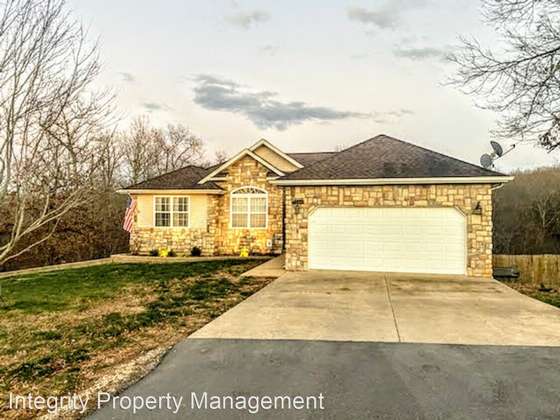 Primary Photo - 5 br, 3 bath House - 15812 Terris
