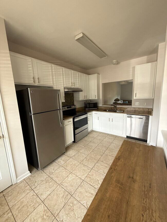 Cocina 1 - 612 Graythorn Ln