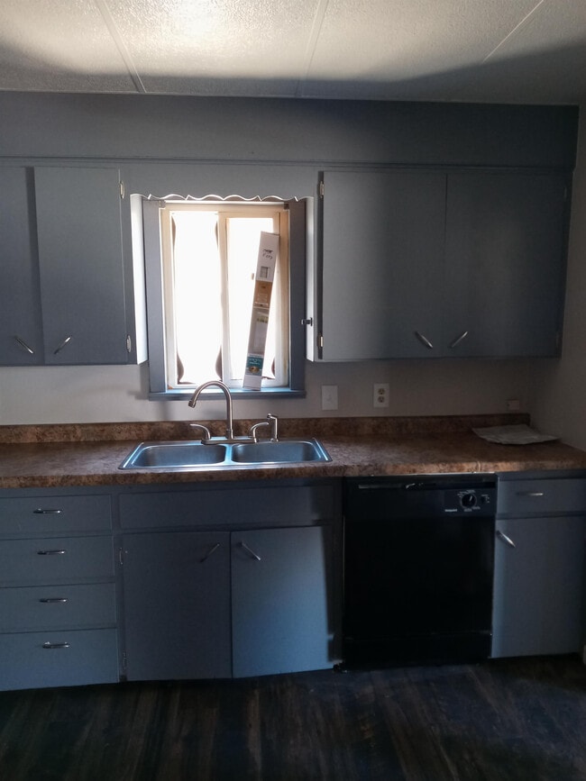 Building Photo - 2433 Central Ave