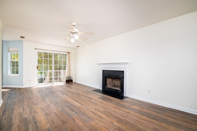 Building Photo - Spacious Single Family Home on James Island