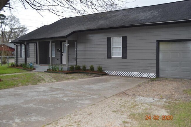 Building Photo - 1003 N Arcola St
