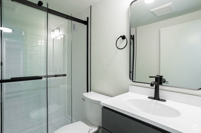 2 habitaciones, 1 baño - 810 pies cuadrados - Baño - Madison Residences