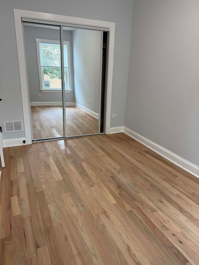 Foto del edificio - 3801 W Belle Plaine Ave