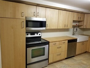 Building Photo - 6595 Racquet Club Dr