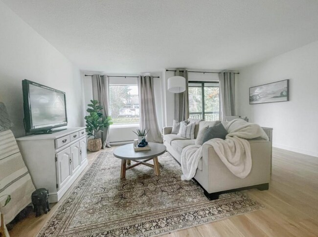 Photo du bâtiment - 430-430 Stewart Ave