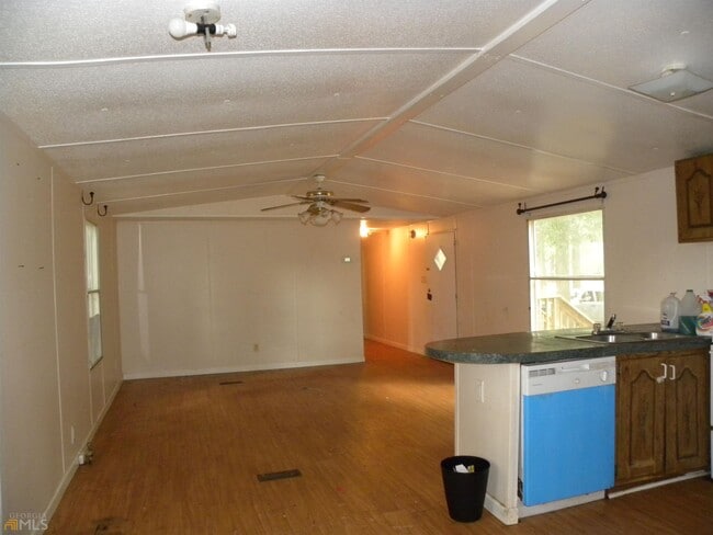 Building Photo - 204 Detter Rd