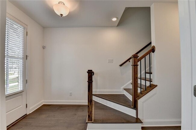 Building Photo - 1121 Larkin Dr