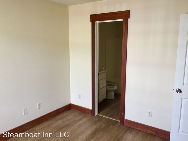 Foto del edificio - 31-33 W Main St