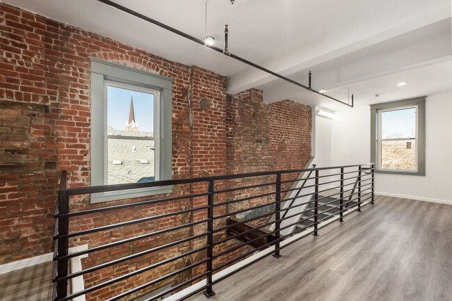 Foto del edificio - The Residences at 218 E Main St