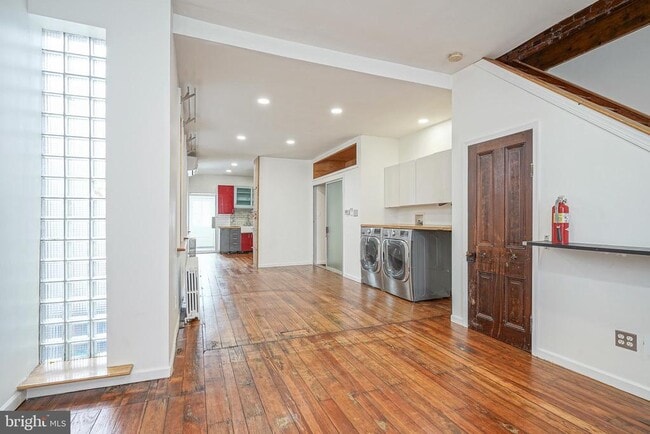 Building Photo - 1525 N 27th St
