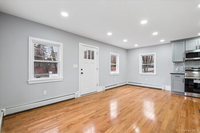 Building Photo - 66 Secor Rd