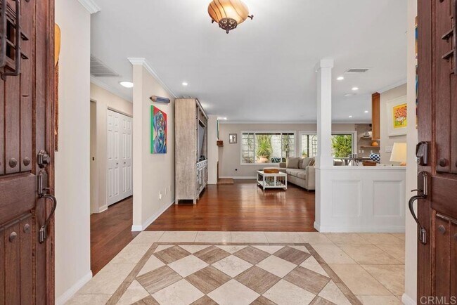 Foto del edificio - Remodeled 3BR/2BA Condo in the Heart of Ra...